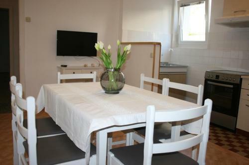 Apartments Emma Holidays