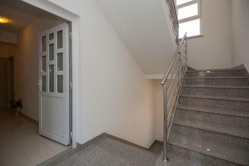 Apartment With Big And Free Private Parking