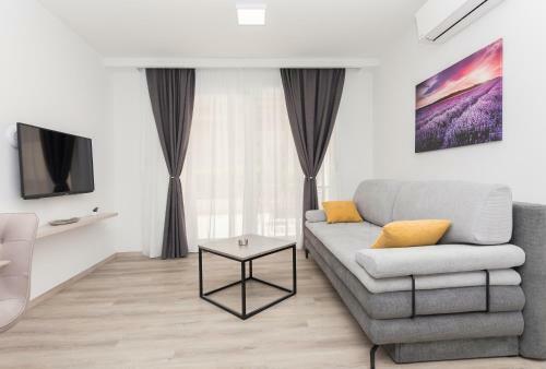 Beach Apartments Mara
