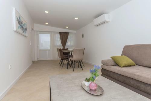 Beach Apartments Mara