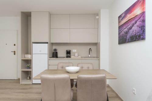 Beach Apartments Mara