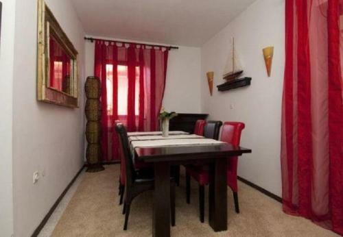 Apartments Eli - 100m From Sea