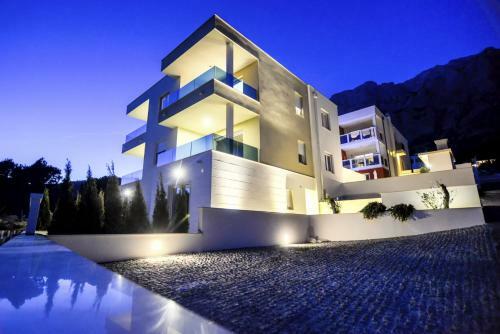 Veliko Brdo Apartments