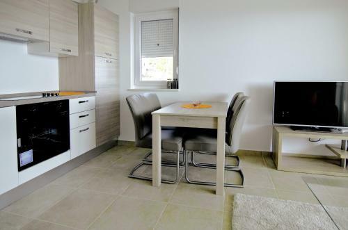 Veliko Brdo Apartments