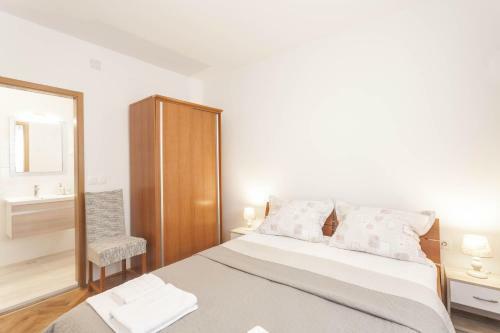 Apartments Maras