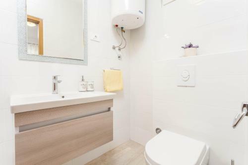 Apartments Maras