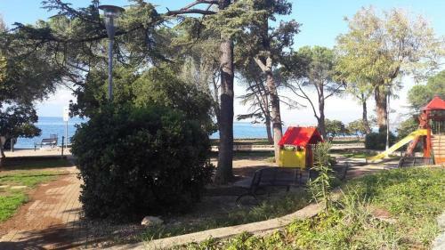 Apartment 4693-2 For Max. 4 Pers. In Malinska