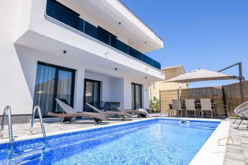 Luxury Villa Metramaris1