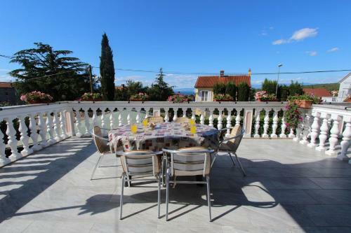 Hostal Apartments Ravli? Ana