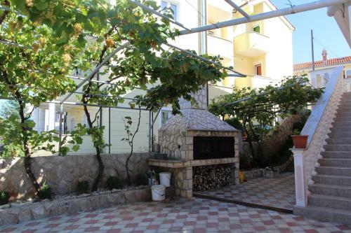 Hostal Apartments Ravli? Ana