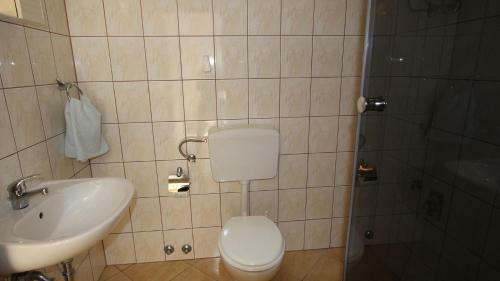Hostal Apartments Ravli? Ana