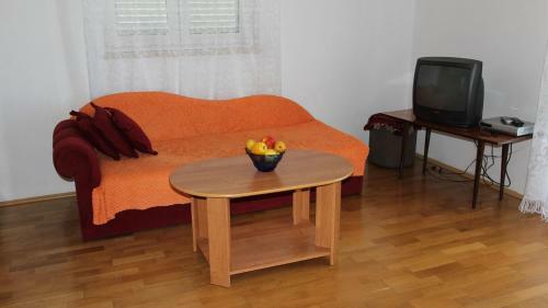 Hostal Apartments Ravli? Ana