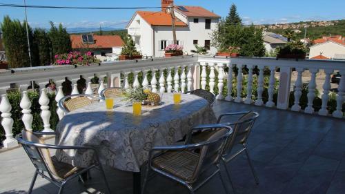 Hostal Apartments Ravli? Ana