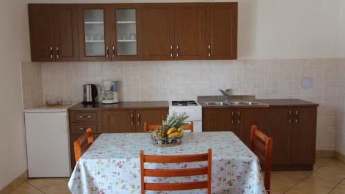 Hostal Apartments Ravli? Ana