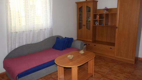 Hostal Apartments Ravli? Ana