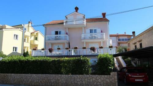 Hostal Apartments Ravli? Ana