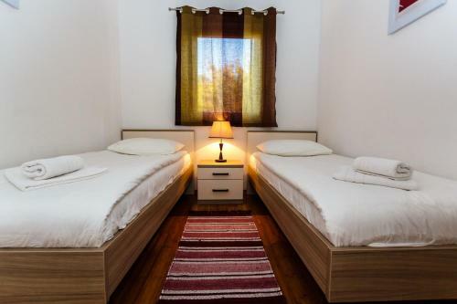 Hostal Apartments Adria
