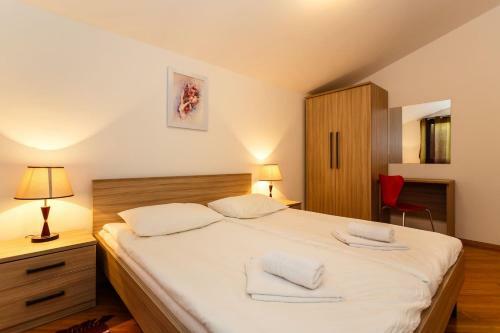 Hostal Apartments Adria
