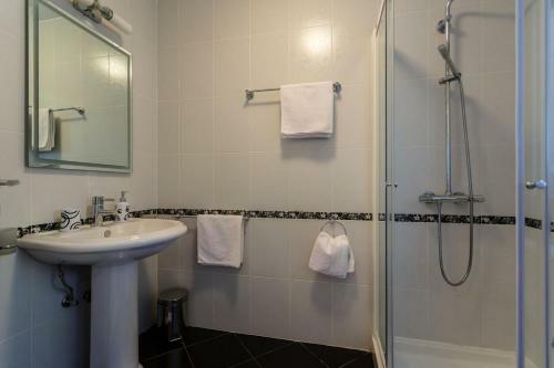 Hostal Apartments Adria