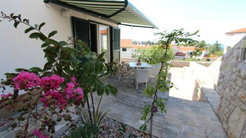 Hostal Apartments Adria