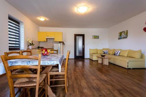 Hostal Apartments Ser?i?