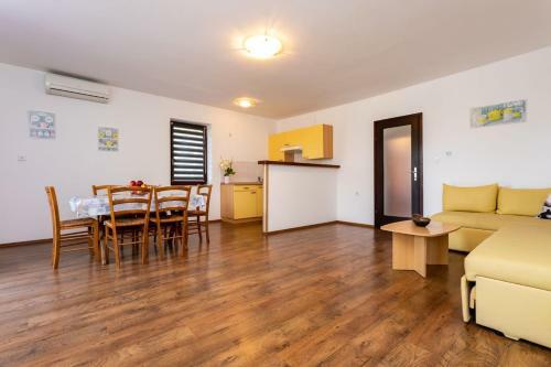 Hostal Apartments Ser?i?