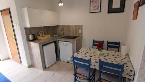 Hostal Apartments Lastavica