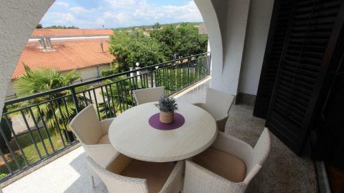 Hostal Apartments John