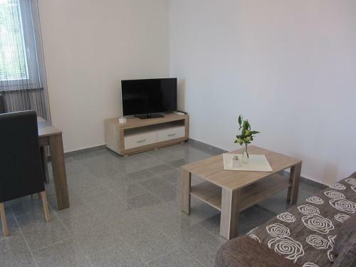 Apartment Tadi?