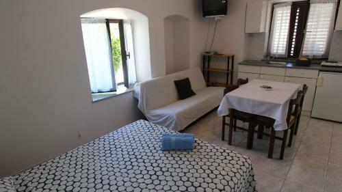 Hostal Apartments Eva
