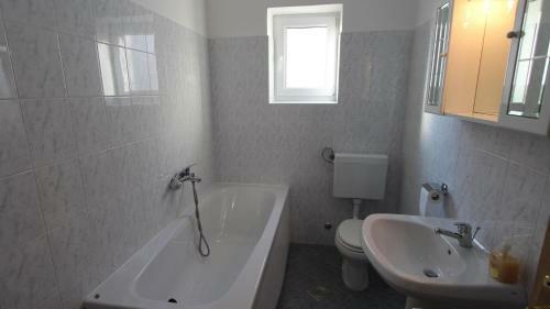 Hostal Apartments Vrbov?an