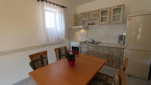 Hostal Apartments Vrbov?an