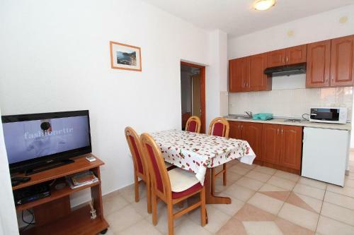 Apartments Uga2 - 70m From Beach