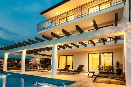 Luxury Villa Rivabel