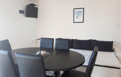 Amazing Apartment In Mandre W/ 2 Bedrooms