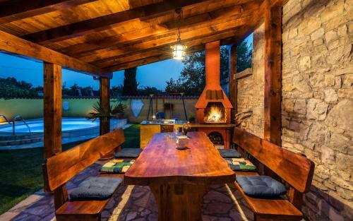 House Mali Vareski 585
