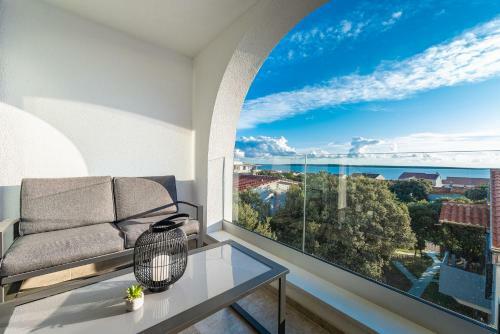 Bekina, Stylish Rooftop Pool Apartment