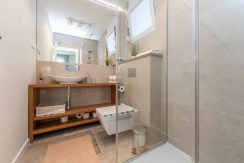 Bekina, Stylish Rooftop Pool Apartment