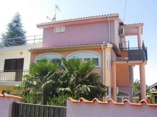 Hostal Apartments Mara