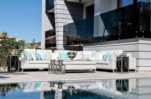 Hostal Luxury Villa Curiera