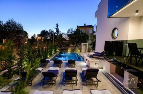 Hostal Luxury Villa Curiera