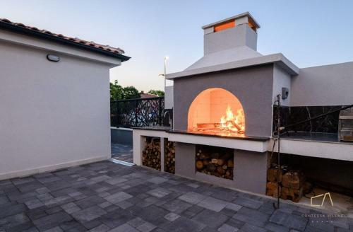 Hostal Luxury Villa Curiera