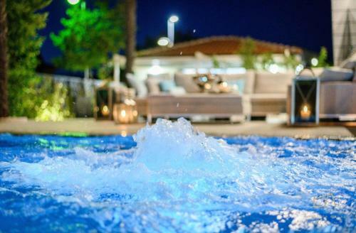 Hostal Luxury Villa Curiera