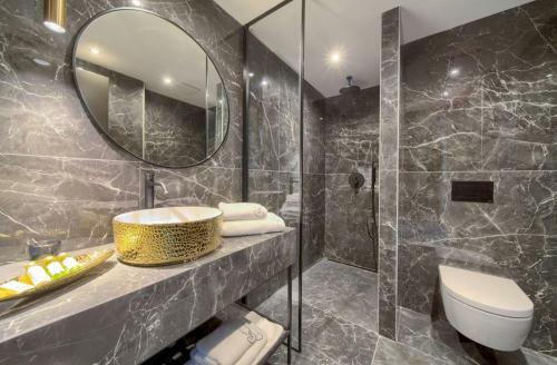 Hostal Luxury Villa Curiera