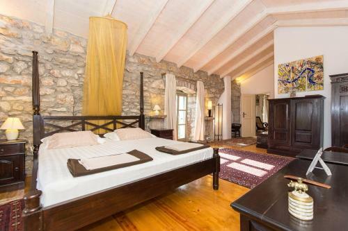 Villa Menta 1