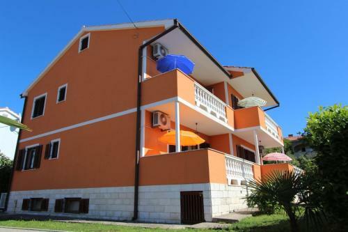 Hostal Apartments Miko