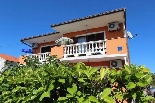 Hostal Apartments Miko