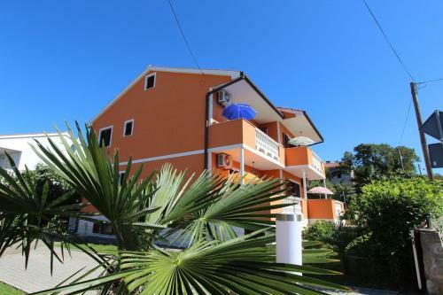 Hostal Apartments Miko