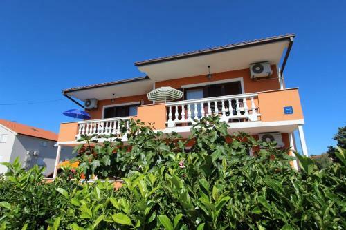Hostal Apartments Miko