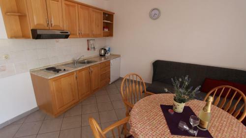 Hostal Apartments Miko